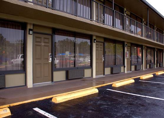 Polynesian Inn 1