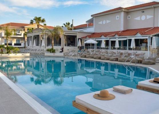 Dennys Inn Hotel 1