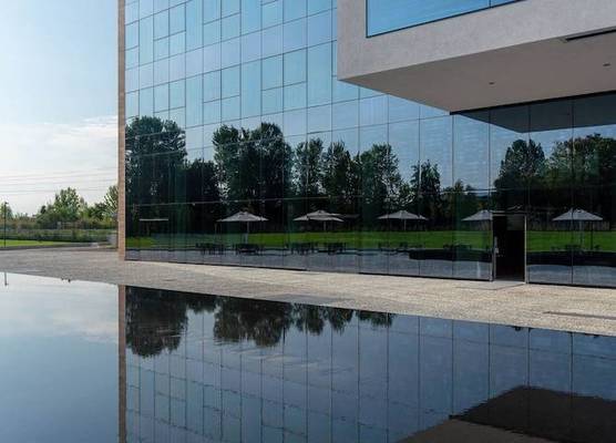 Life Hotel 1
