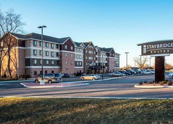 Staybridge Suites SCHERERVILLE by IHG 1
