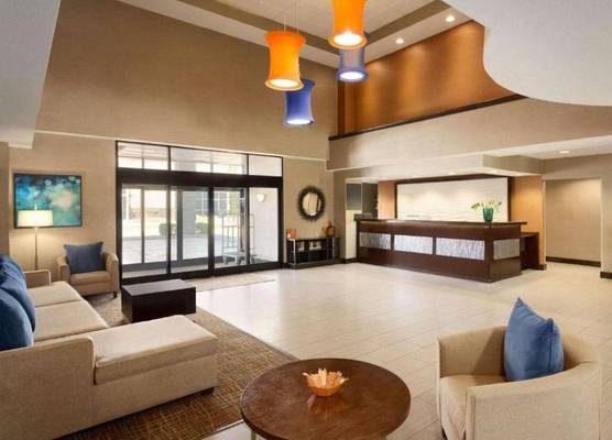 Townhome Inn And Suites 1