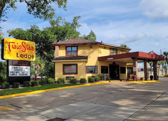 Twin Star Lodge 1