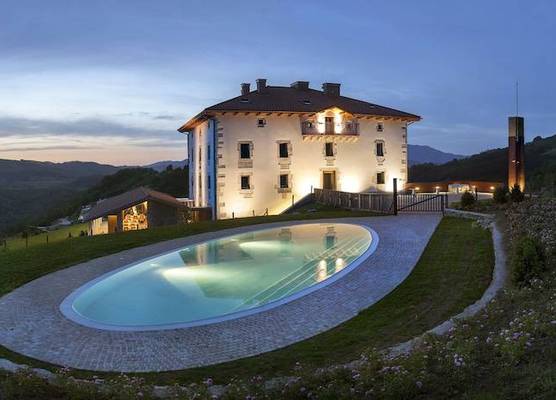 Palacio de Yrisarri by IrriSarri Land 1