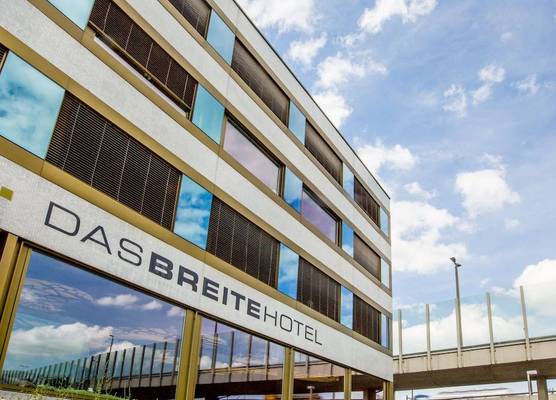Dasbreitehotel am Rhein 1