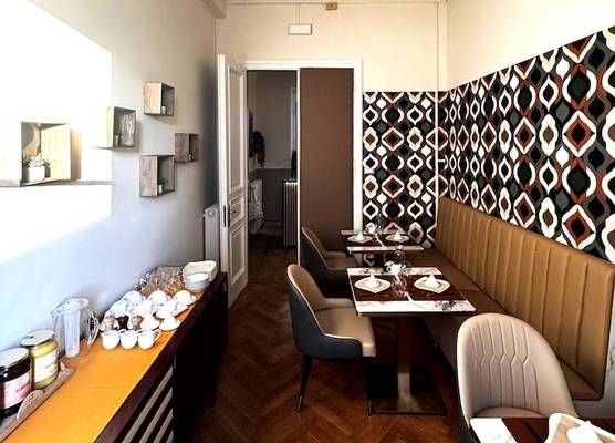 Bed and Chic art rooms 1