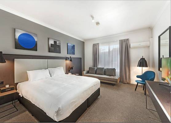 Silkari Urban CKS Sydney Airport Hotel 1
