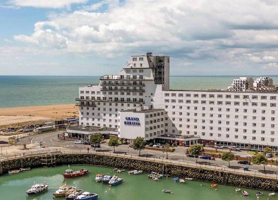 The Grand Burstin Hotel 1