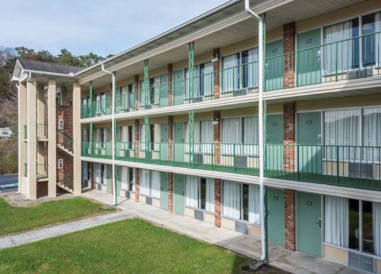 Days Inn by Wyndham Jellico - Tennessee State Line 1