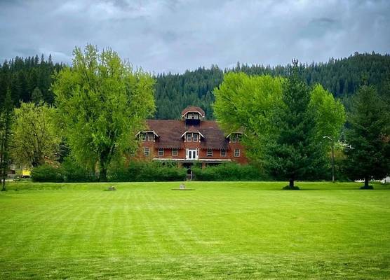 Silverton Mountain Manor 1