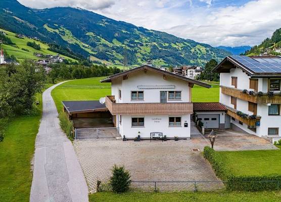 Chalet in Zillertal Near Ski Slopes 1