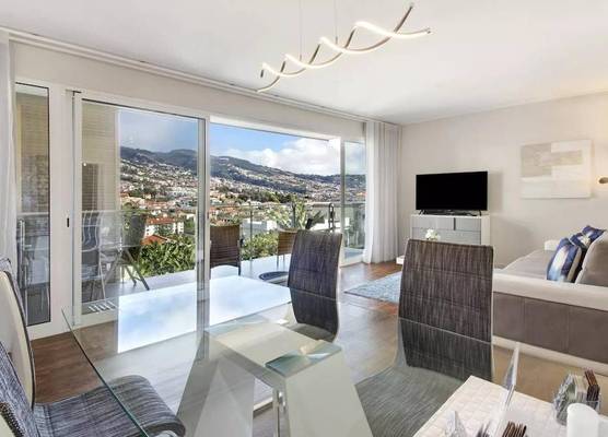 1 Bed Apartment Sleeps 4 with Pool 1