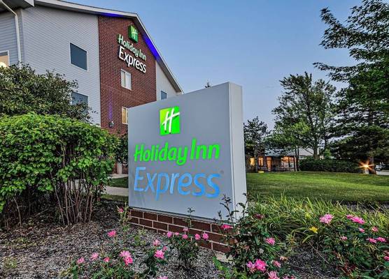 Holiday Inn Express CHICAGO NW-VERNON HILLS by IHG 1