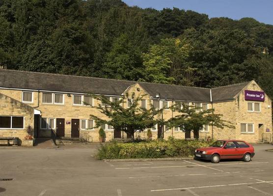 Premier Inn Halifax South 1