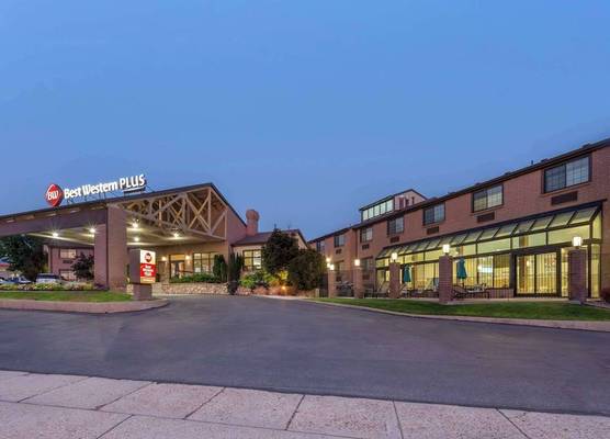 Best Western PLUS Cotton Tree Inn 1