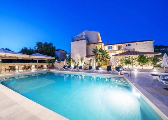 Makris Yialos Apartments 1