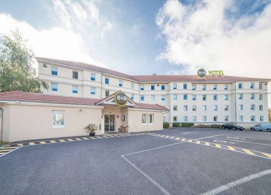 B&B HOTEL Marne-la-Vallée Bussy-Saint-Georges 1