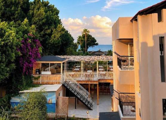 Linda Beach Hotel Side 1