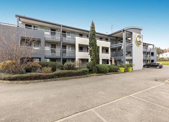 B&B HOTEL Toulouse Cité de l'Espace Mouchotte 1