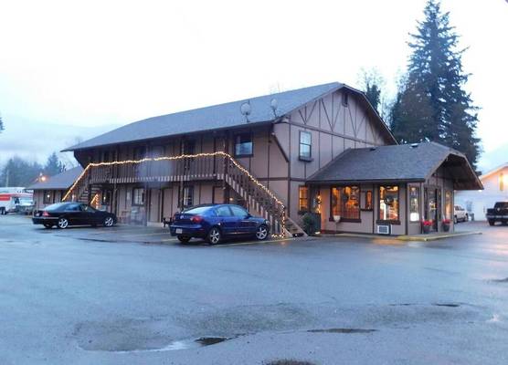 Packwood Inn 1