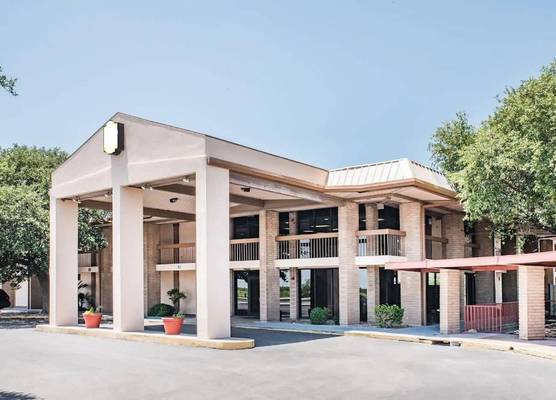 Republic Hotel of Ozona 1