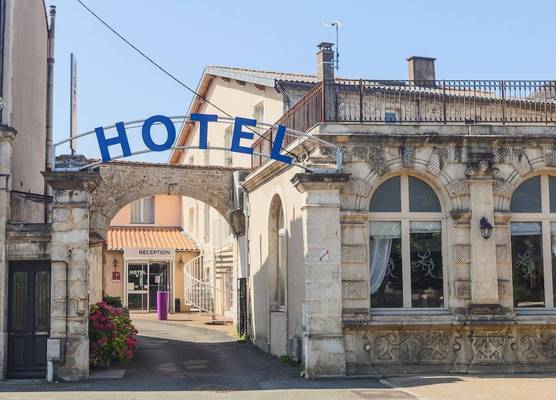 Hôtel Le Cheval Blanc 1
