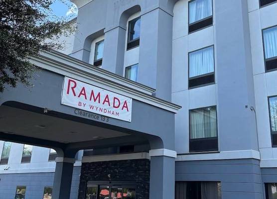 Ramada by Wyndham Burkburnett - Wichita Falls 1