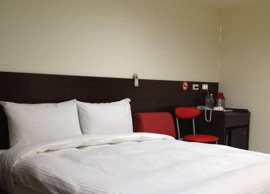 Big Bear Hotel 1