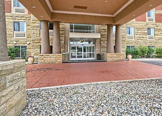 Country Inn & Suites by Radisson, Dearborn, MI 1