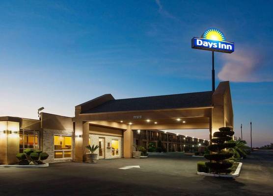 Days Inn by Wyndham Chowchilla Gateway to Yosemite 1