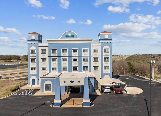 Days Inn by Wyndham Salado 1