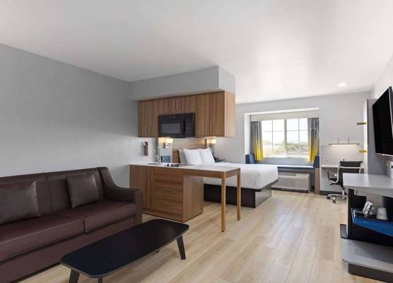 Microtel Inn & Suites by Wyndham Tracy 1