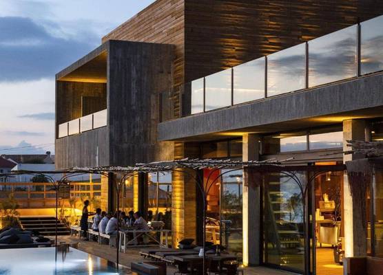 Noah Surf House Portugal 1