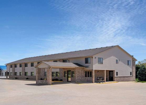 Super 8 by Wyndham Humboldt 1