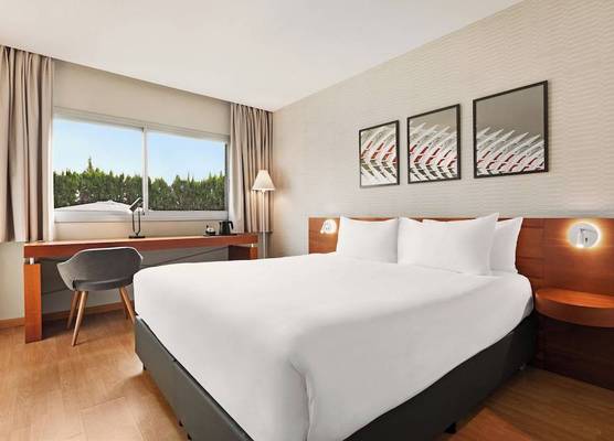 Ramada by Wyndham Valencia Almussafes 1