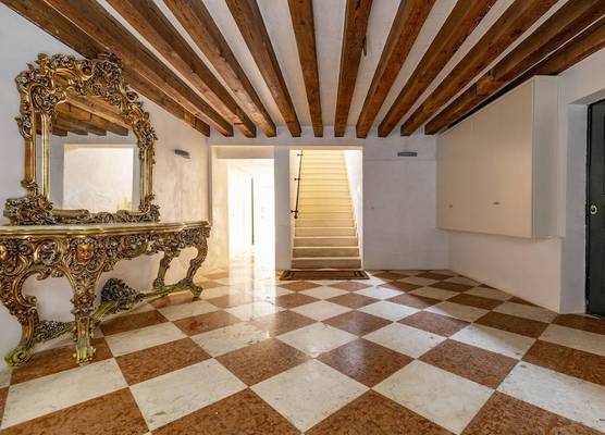 Gondola Luxury - Campo Santi Filippo e Giacomo by Wonderful Italy 1