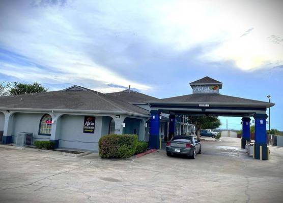 Atria Inn & Suites 1