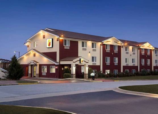Super 8 by Wyndham Joplin 1