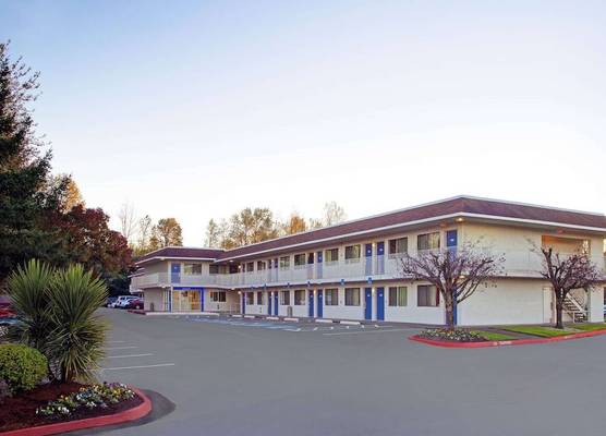 Motel 6 Troutdale, OR - Portland East 1