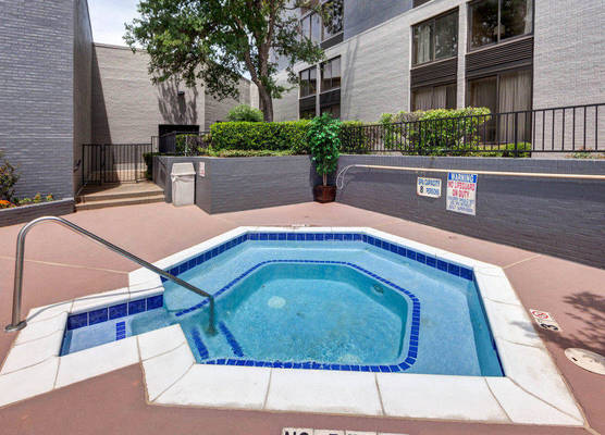 COMFORT INN & SUITES PLANO EAST 1