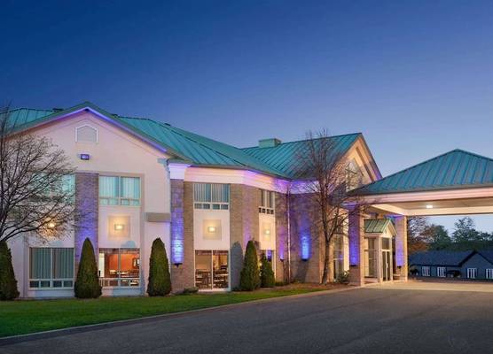 Days Inn by Wyndham Montmagny 1