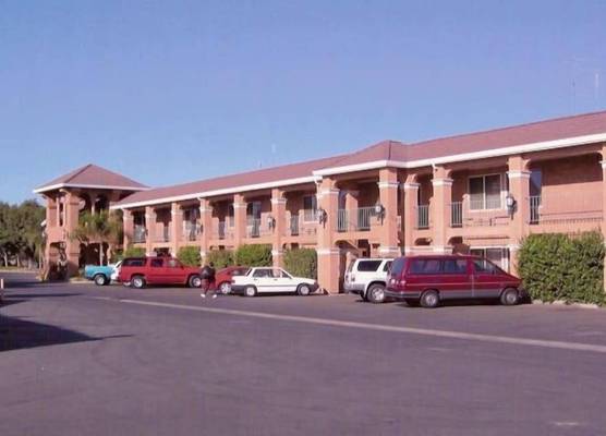 Merced Inn and Suites 1