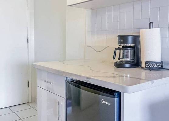 30days Min stay in Waikiki 1 bed corner high floor with View 1