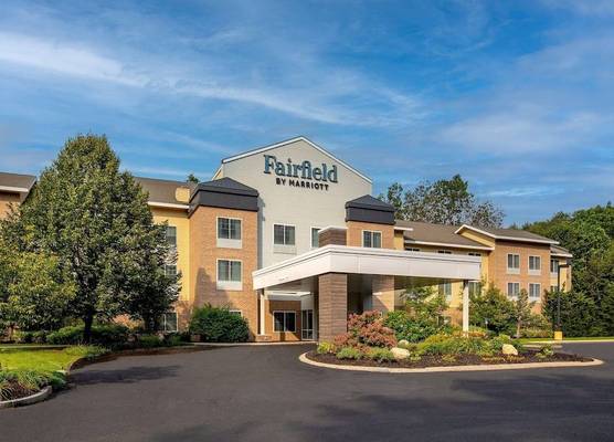 Fairfield Inn & Suites by Marriott Brunswick Freeport 1