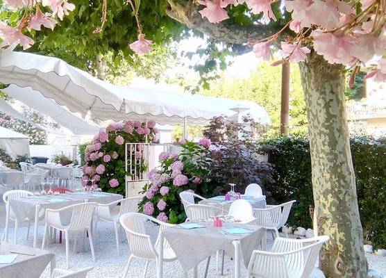 Petit Hotel 1