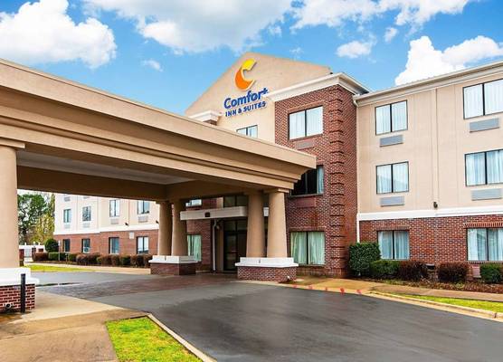 Comfort Inn & Suites Pine Bluff 1