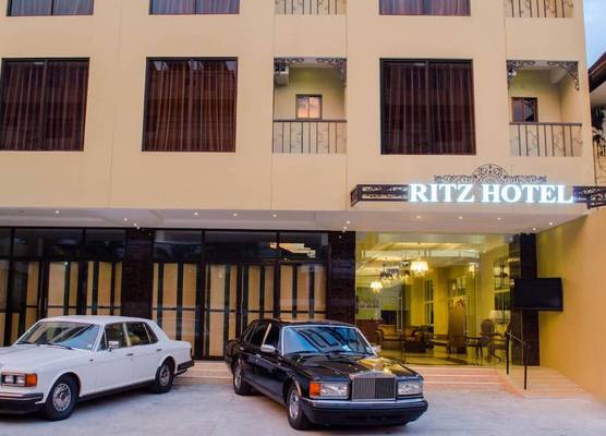 Ritz Hotel Angeles 1