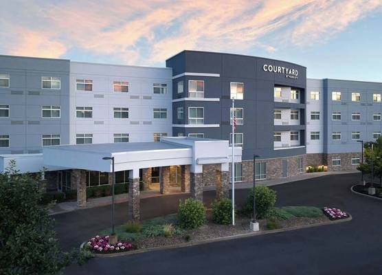 Courtyard by Marriott Schenectady at Mohawk Harbor 1