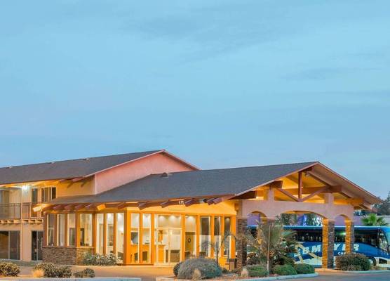 Days Inn by Wyndham Modesto 1