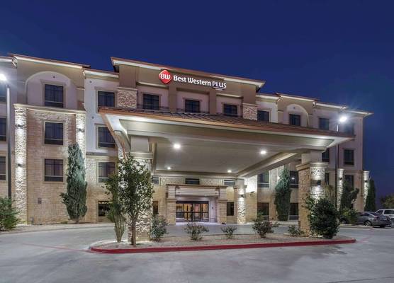 Best Western Plus Midland Suites 1