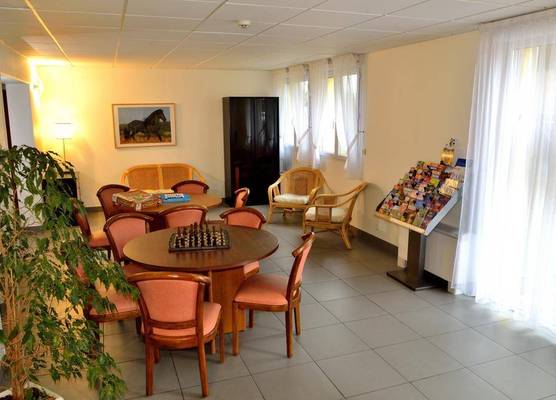 LOGIS - Hôtel & Restaurant le Grand Terre 1
